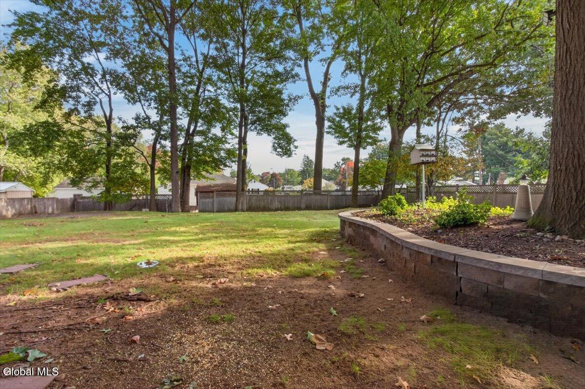 8 Winifred Drive Colonie NY 12205