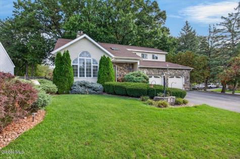 8 Winifred Drive Colonie NY 12205