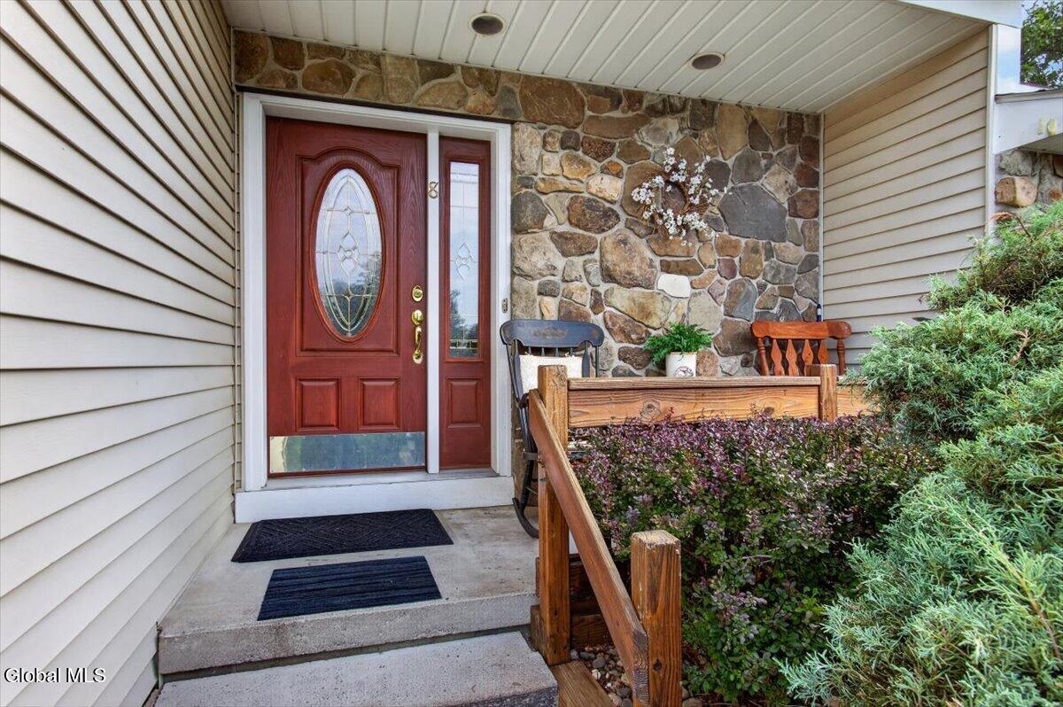 8 Winifred Drive Colonie NY 12205