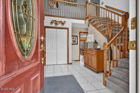 8 Winifred Drive Colonie NY 12205