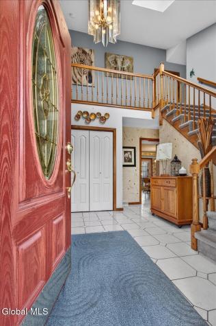 8 Winifred Drive Colonie NY 12205