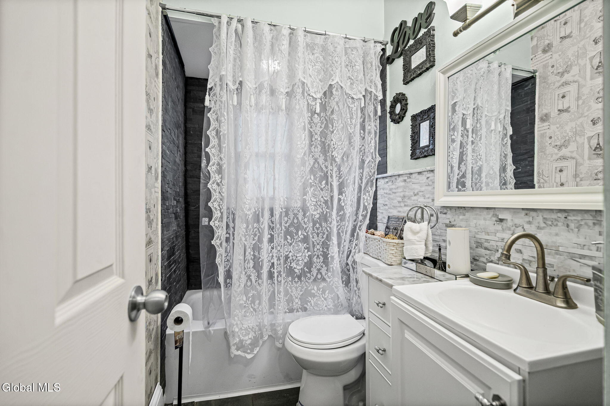 64 Campbell Avenue Troy NY 12180