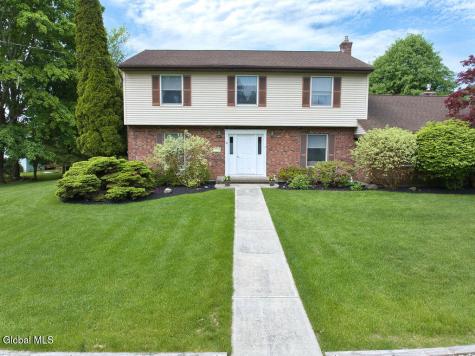 31 Crestwood Lane Delmar NY 12054