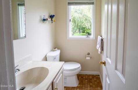 31 Crestwood Lane Delmar NY 12054