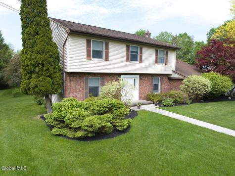 31 Crestwood Lane Delmar NY 12054