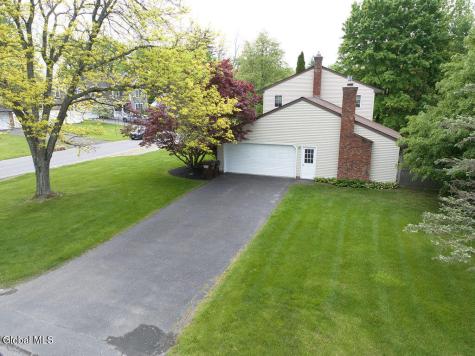31 Crestwood Lane Delmar NY 12054