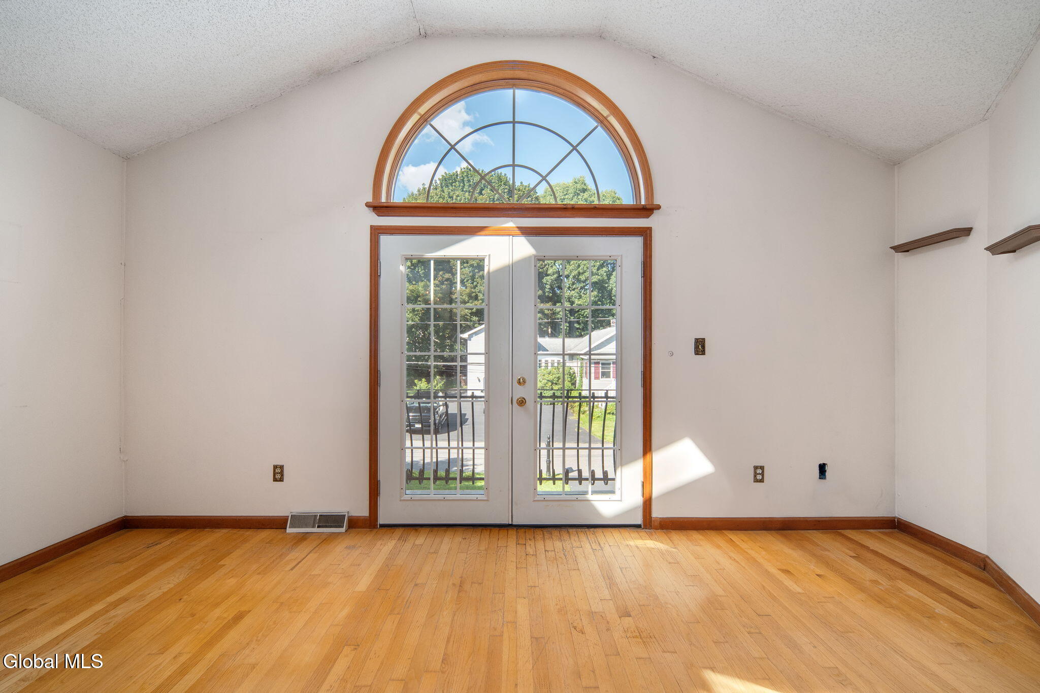 30 Ivaloo Avenue Albany NY 12203