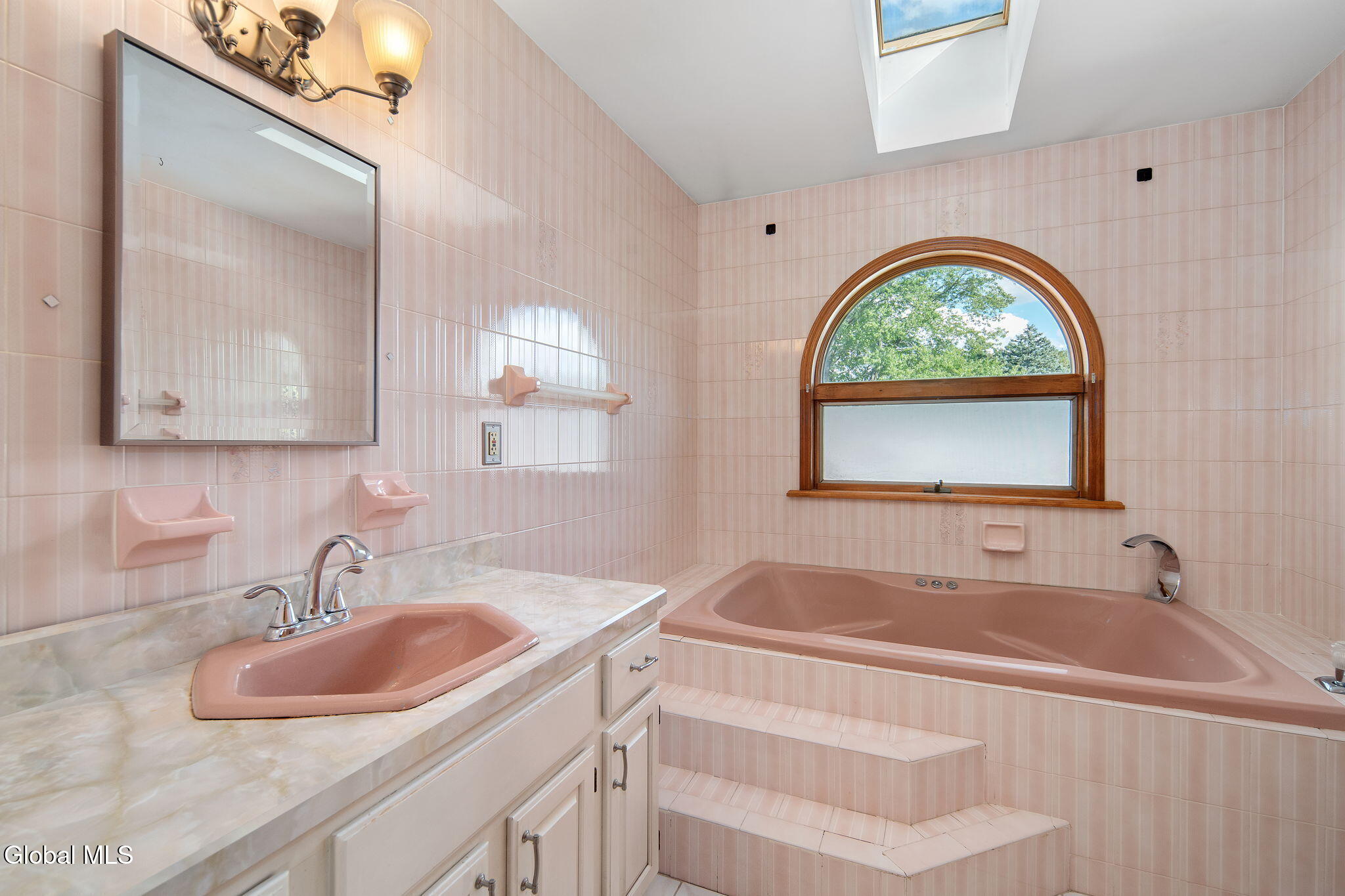 30 Ivaloo Avenue Albany NY 12203