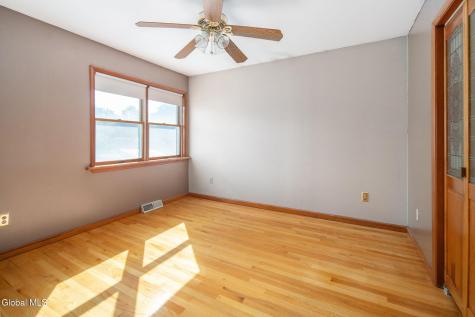 30 Ivaloo Avenue Albany NY 12203