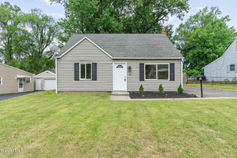 10 Perry Avenue Colonie NY 12110