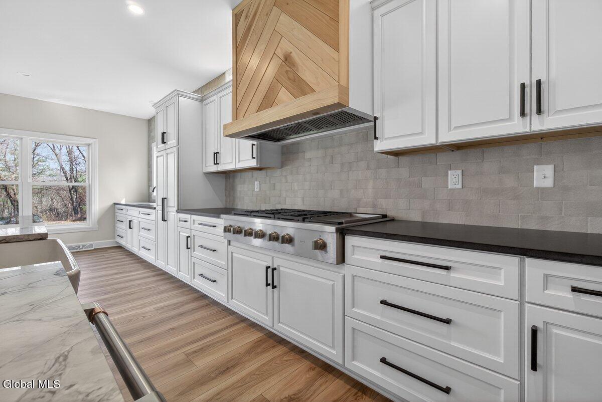 279 Bender Lane Glenmont NY 12077