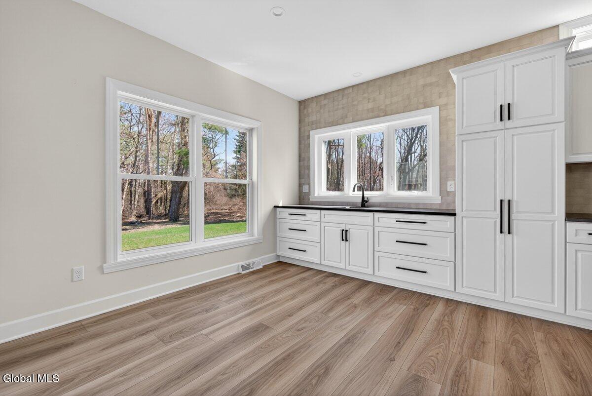 279 Bender Lane Glenmont NY 12077