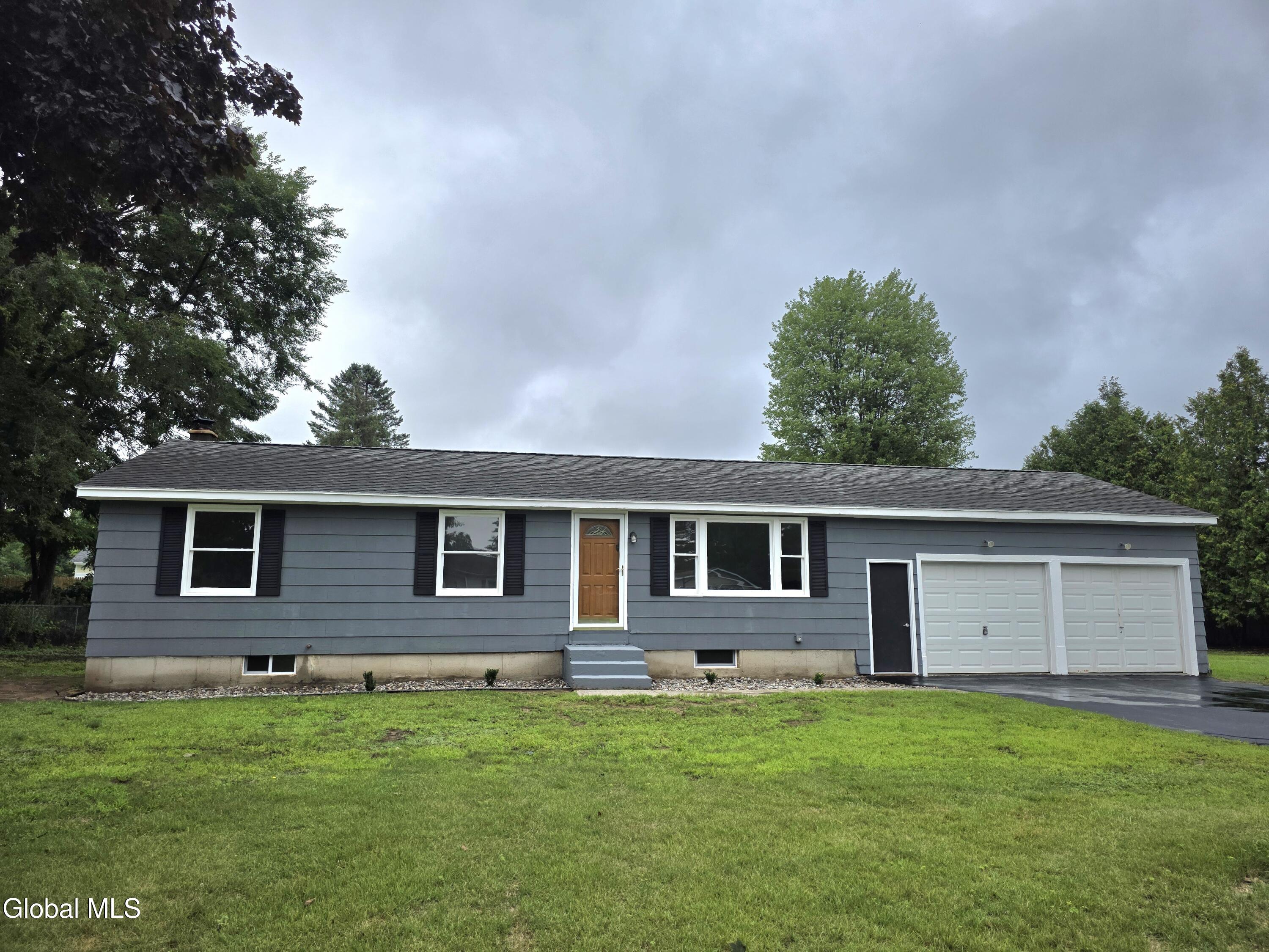 12 New Britain Drive Gansevoort NY 12831