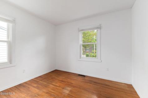 2736 Maida Lane Schenectady NY 12306