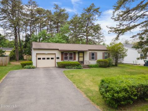 2736 Maida Lane Schenectady NY 12306
