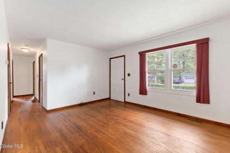2736 Maida Lane Schenectady NY 12306