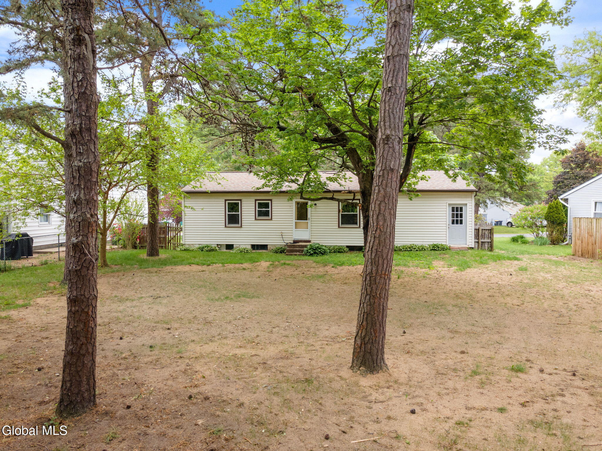 2736 Maida Lane Schenectady NY 12306