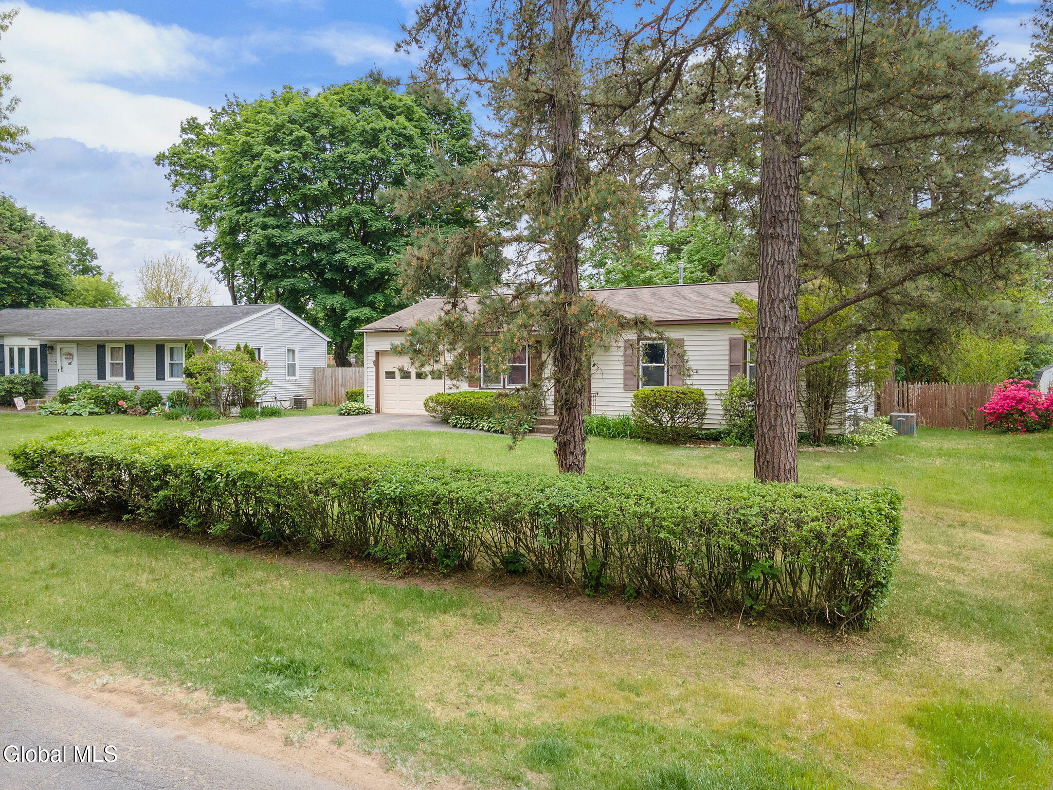 2736 Maida Lane Schenectady NY 12306
