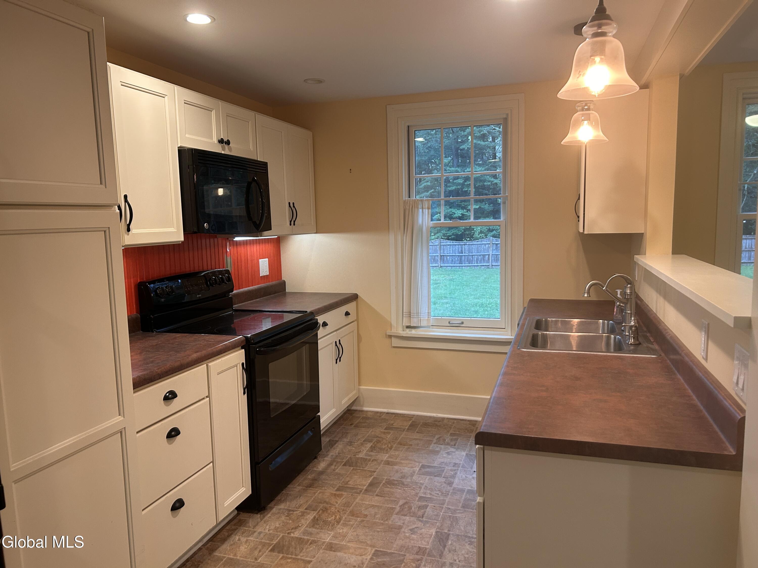 947 Charlton Road Charlton NY 12302