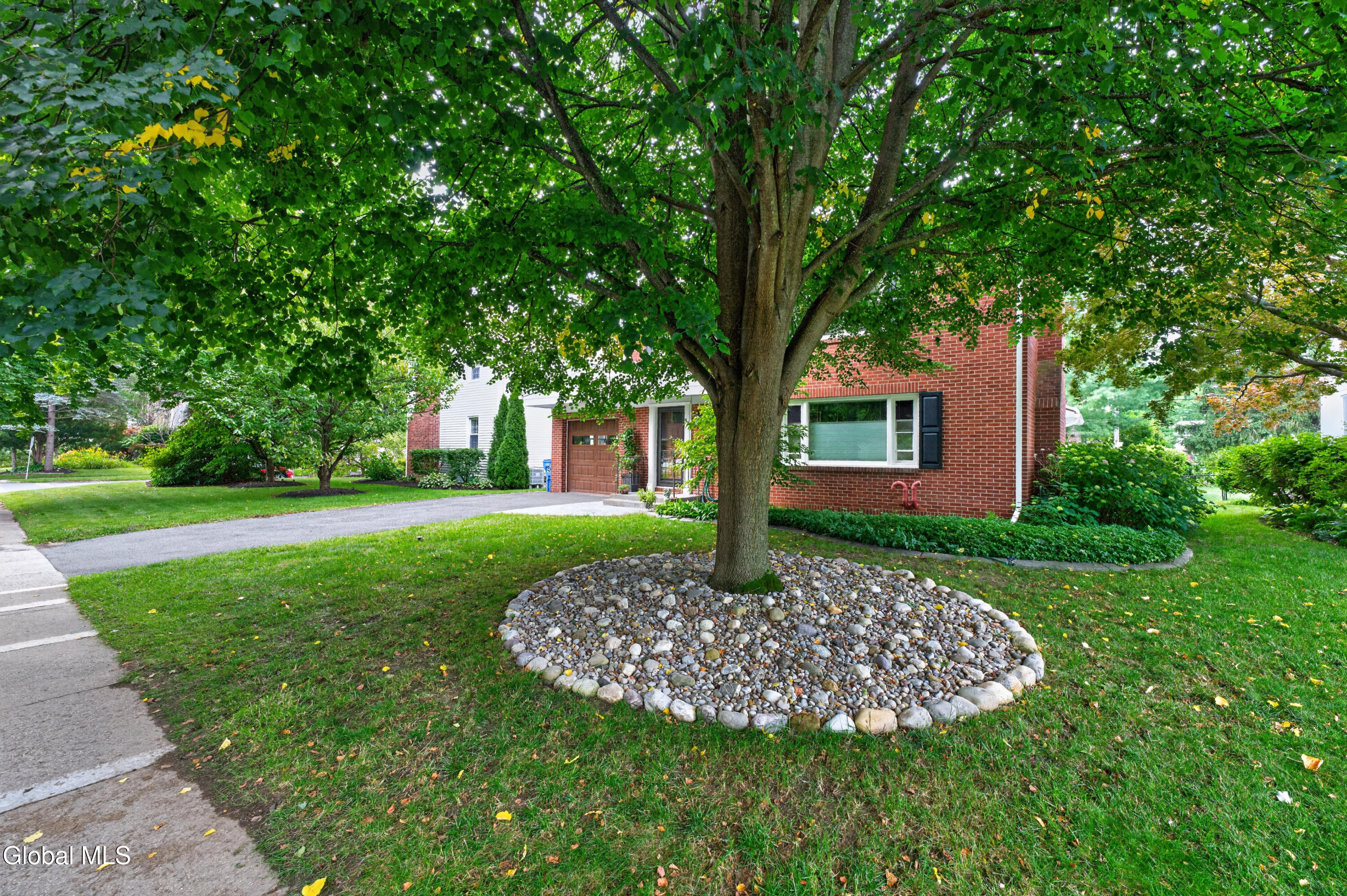 42 Buckingham Drive Albany NY 12208
