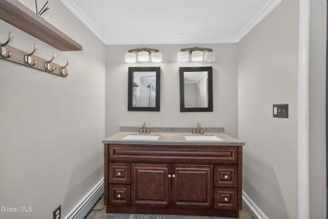 42 Buckingham Drive Albany NY 12208