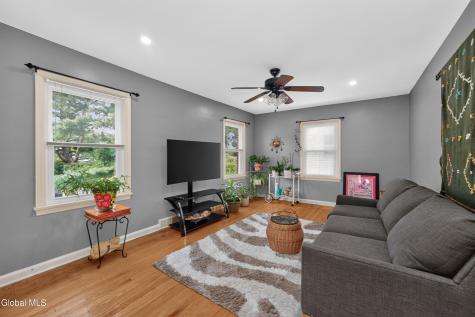 42 Buckingham Drive Albany NY 12208