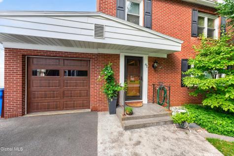 42 Buckingham Drive Albany NY 12208