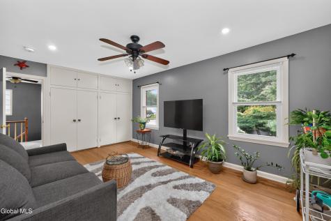42 Buckingham Drive Albany NY 12208