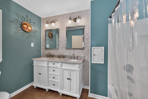 42 Buckingham Drive Albany NY 12208