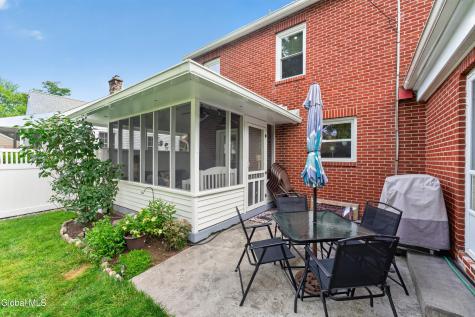 42 Buckingham Drive Albany NY 12208