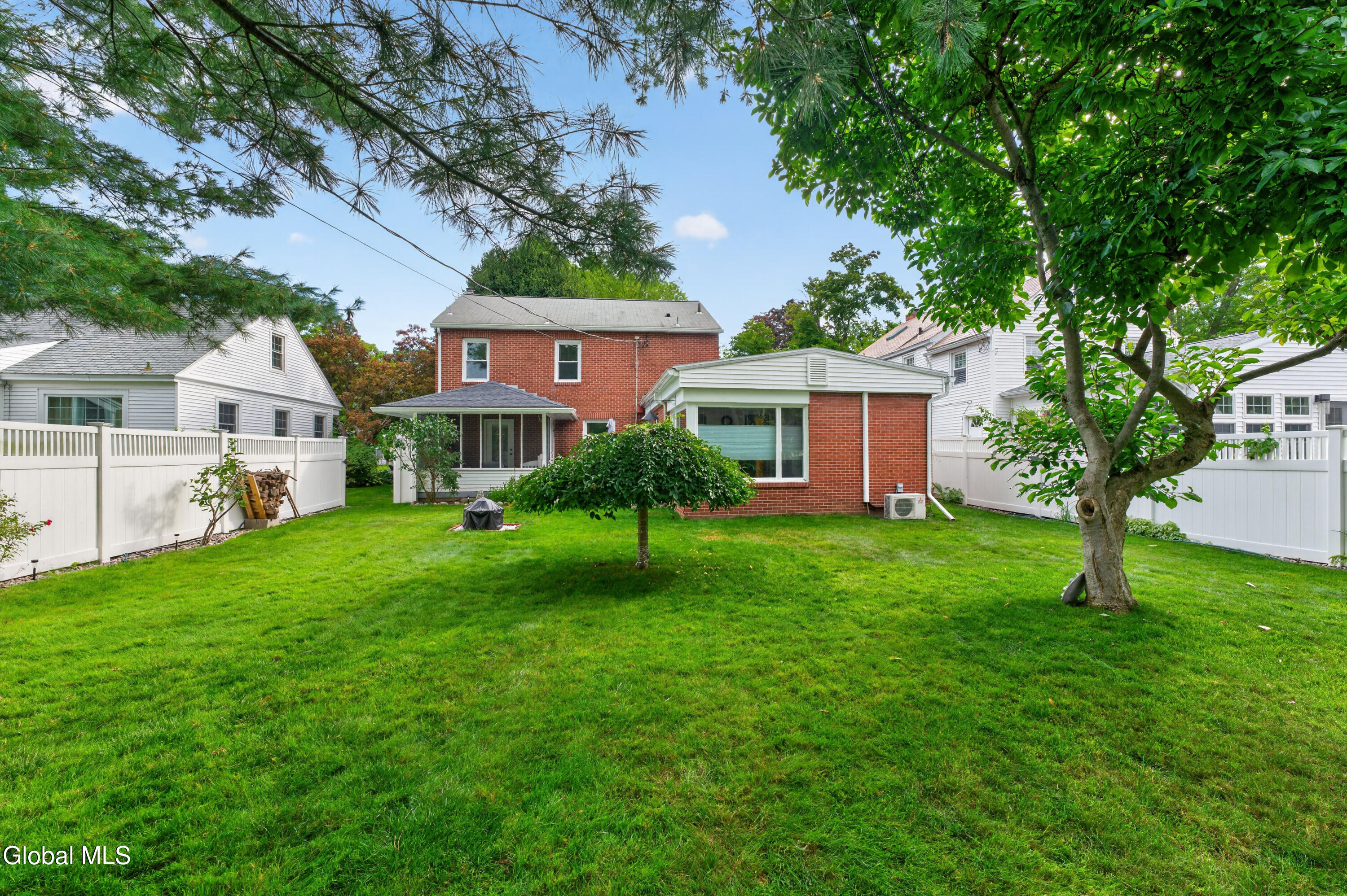 42 Buckingham Drive Albany NY 12208