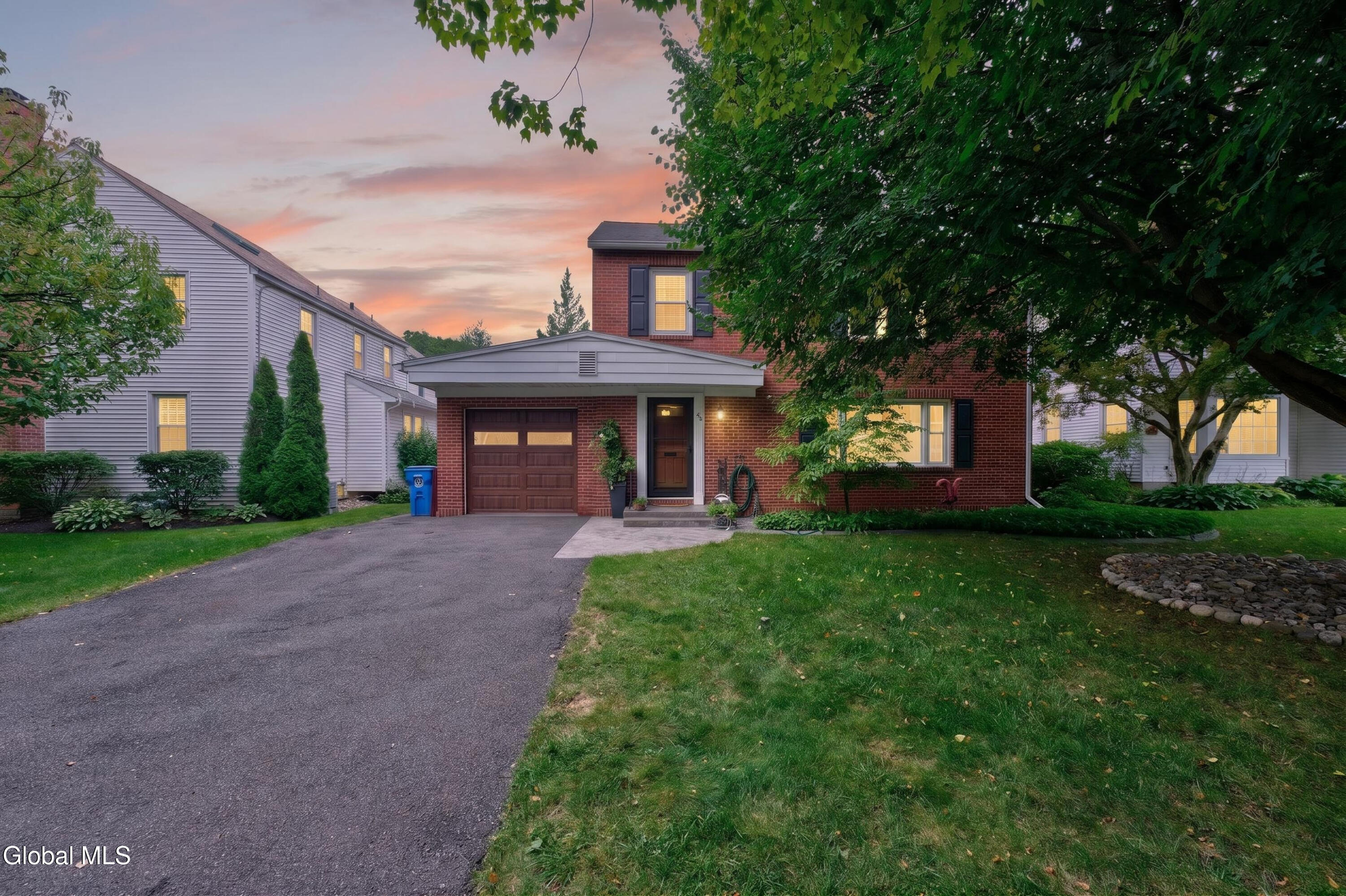 42 Buckingham Drive Albany NY 12208