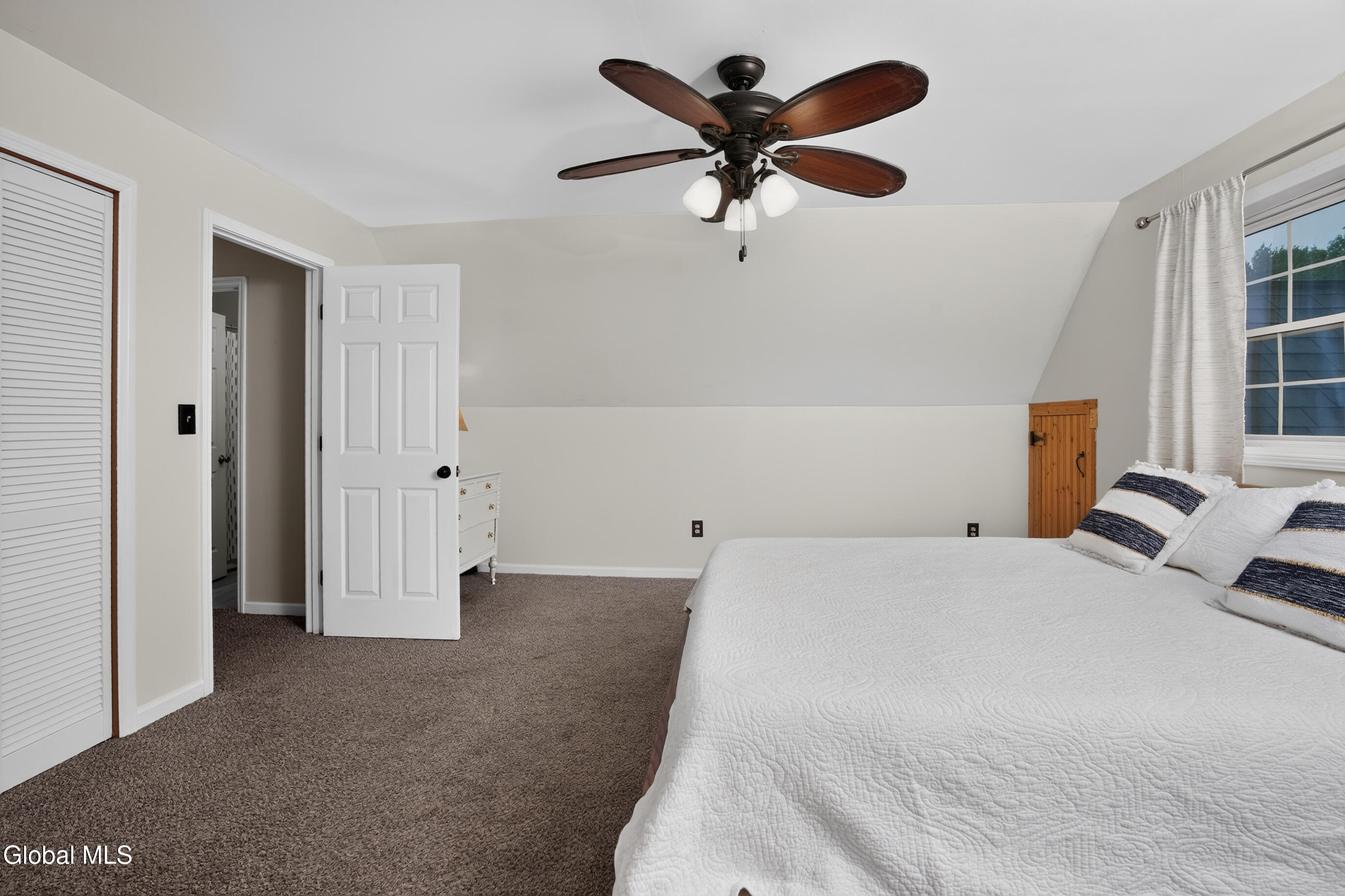 303 N Pole Road Melrose NY 12121