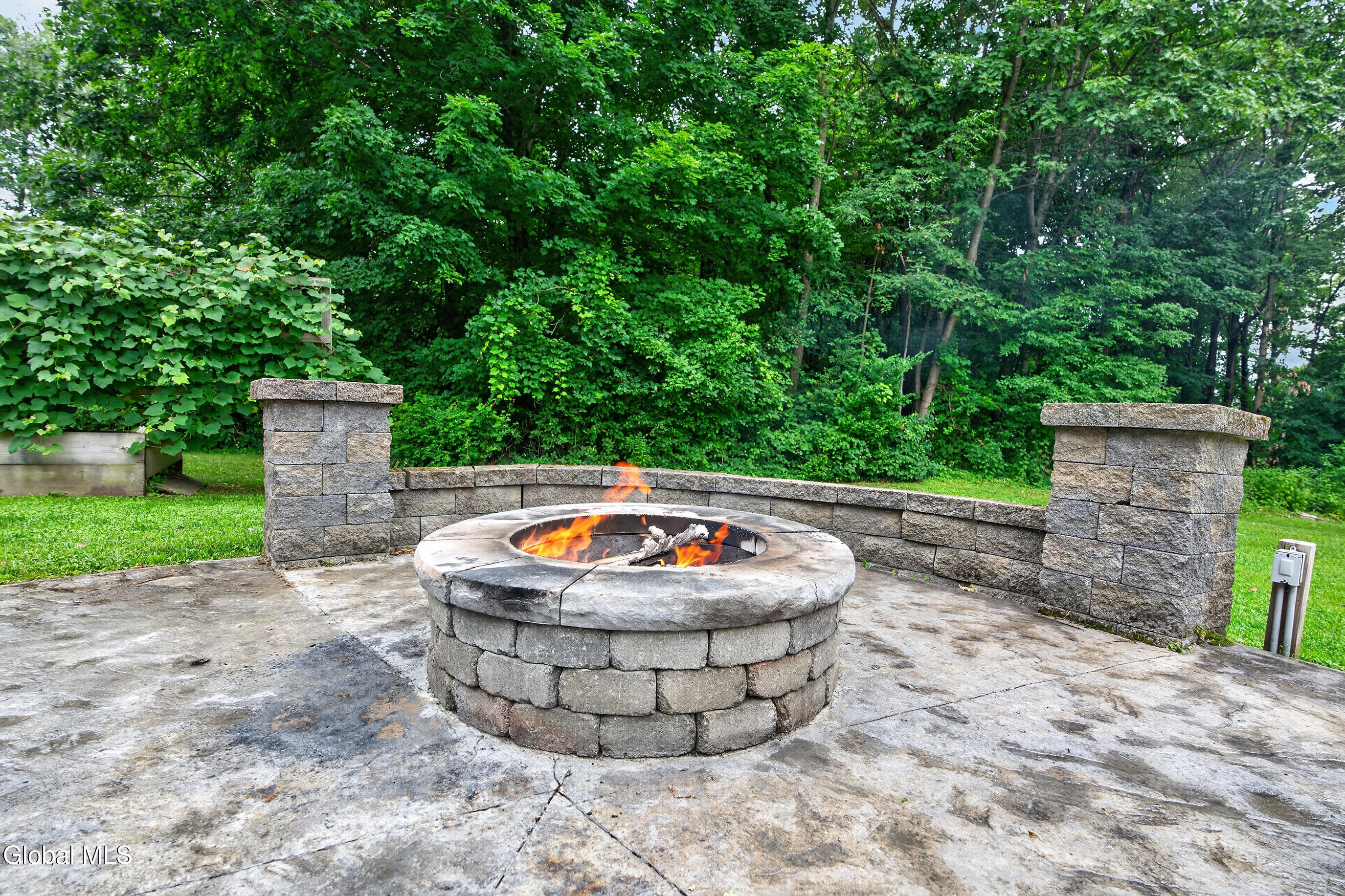 303 N Pole Road Melrose NY 12121