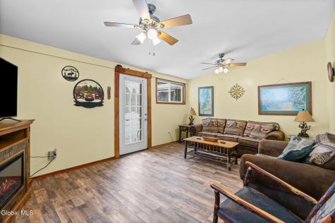 147 Beach Road Halfmoon NY 12065