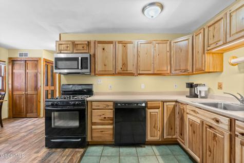 147 Beach Road Halfmoon NY 12065