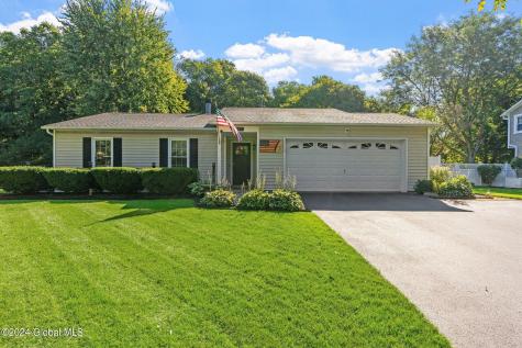 1022 Laural Lane Malta NY 12020