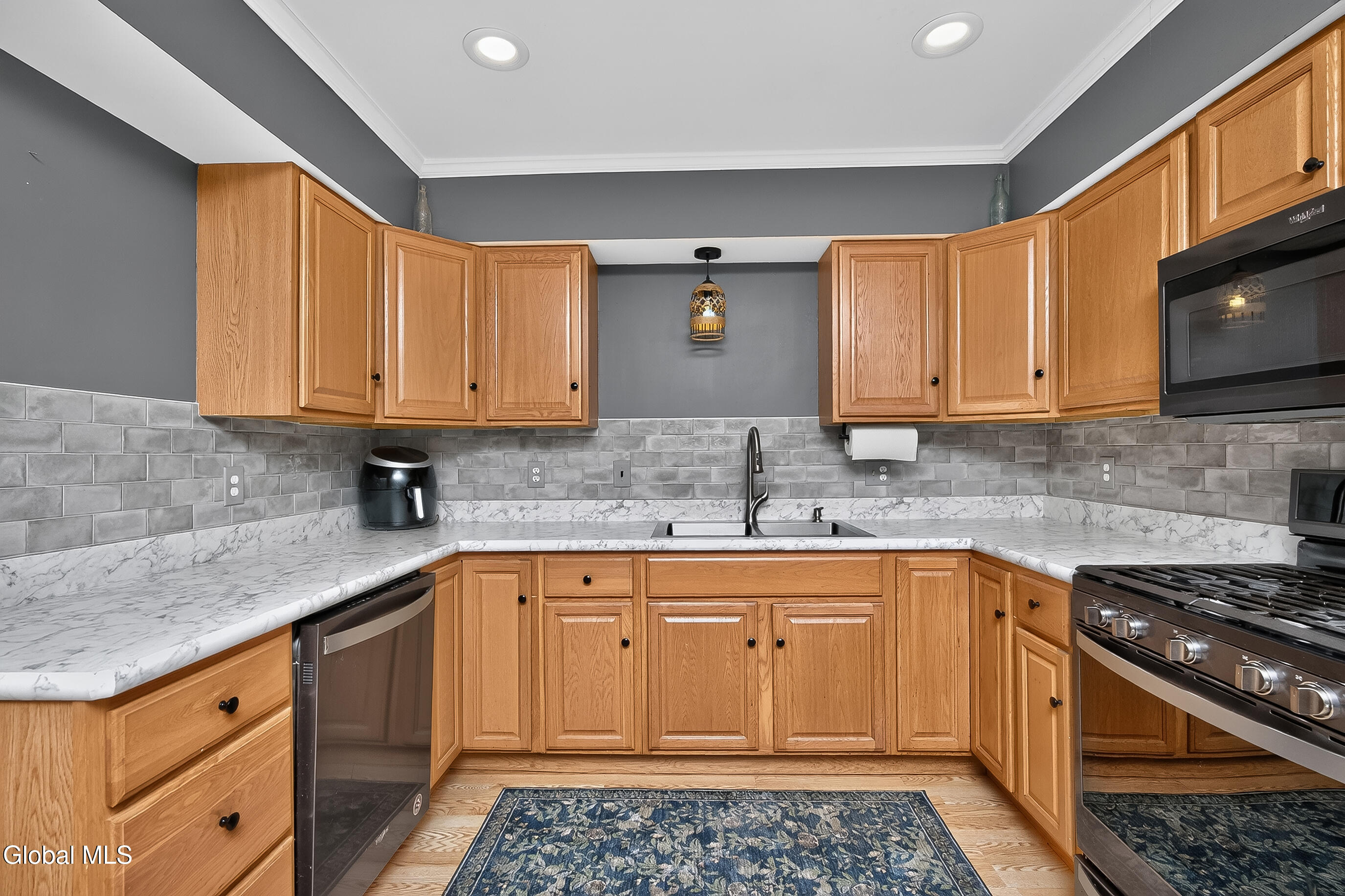 17 Crownwood Lane Queensbury NY 12804