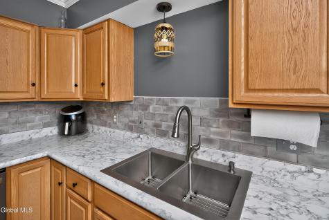 17 Crownwood Lane Queensbury NY 12804