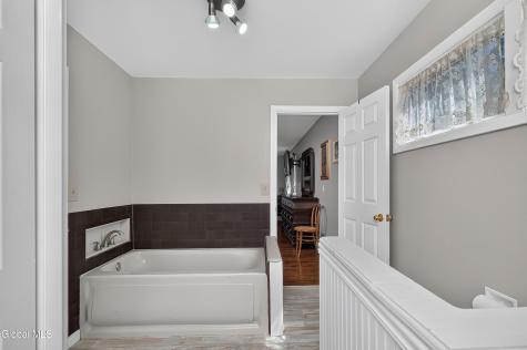 17 Crownwood Lane Queensbury NY 12804