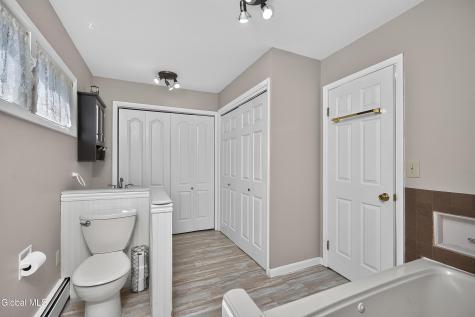 17 Crownwood Lane Queensbury NY 12804
