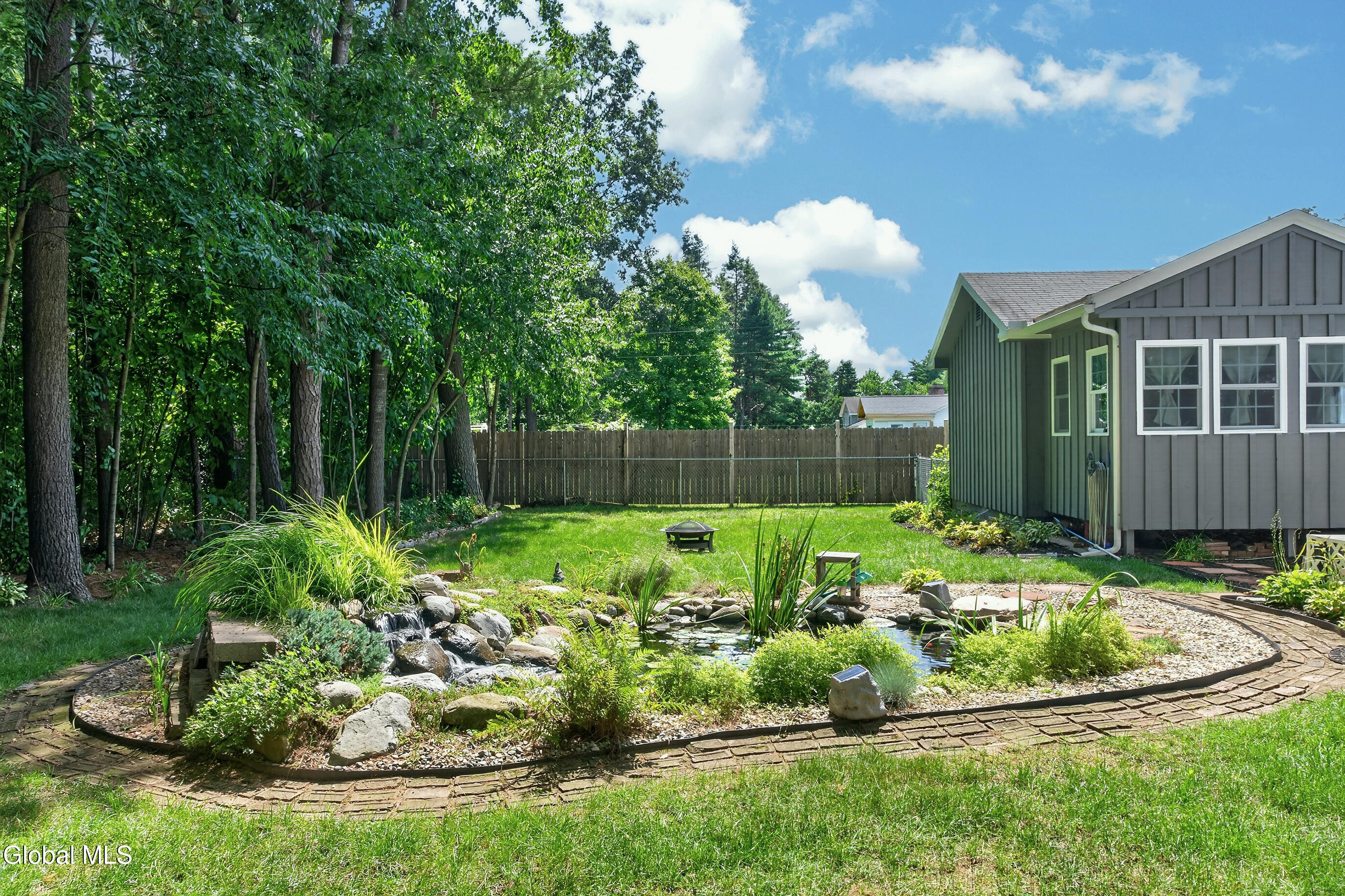 17 Crownwood Lane Queensbury NY 12804