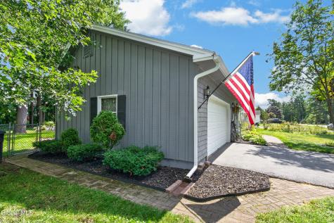 17 Crownwood Lane Queensbury NY 12804