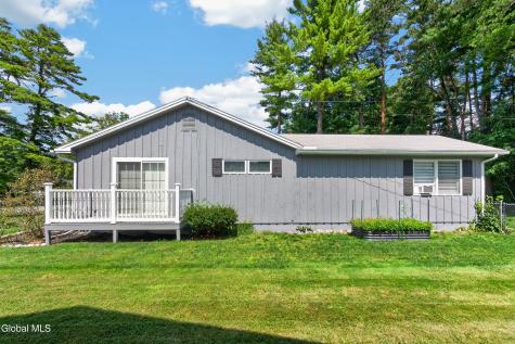 17 Crownwood Lane Queensbury NY 12804