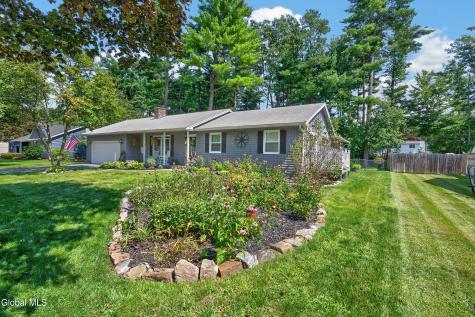 17 Crownwood Lane Queensbury NY 12804