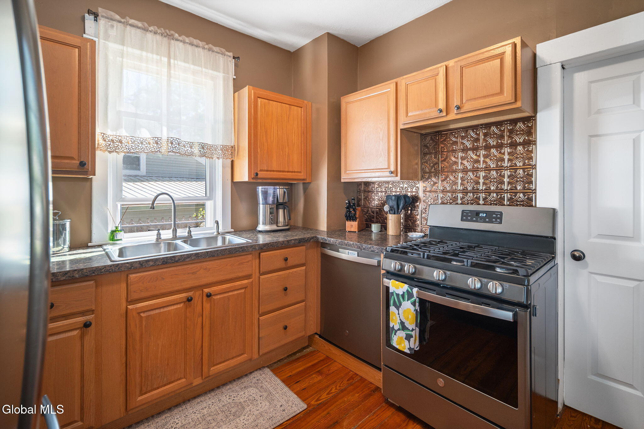 901 S Holmes Street Glenville NY 12302
