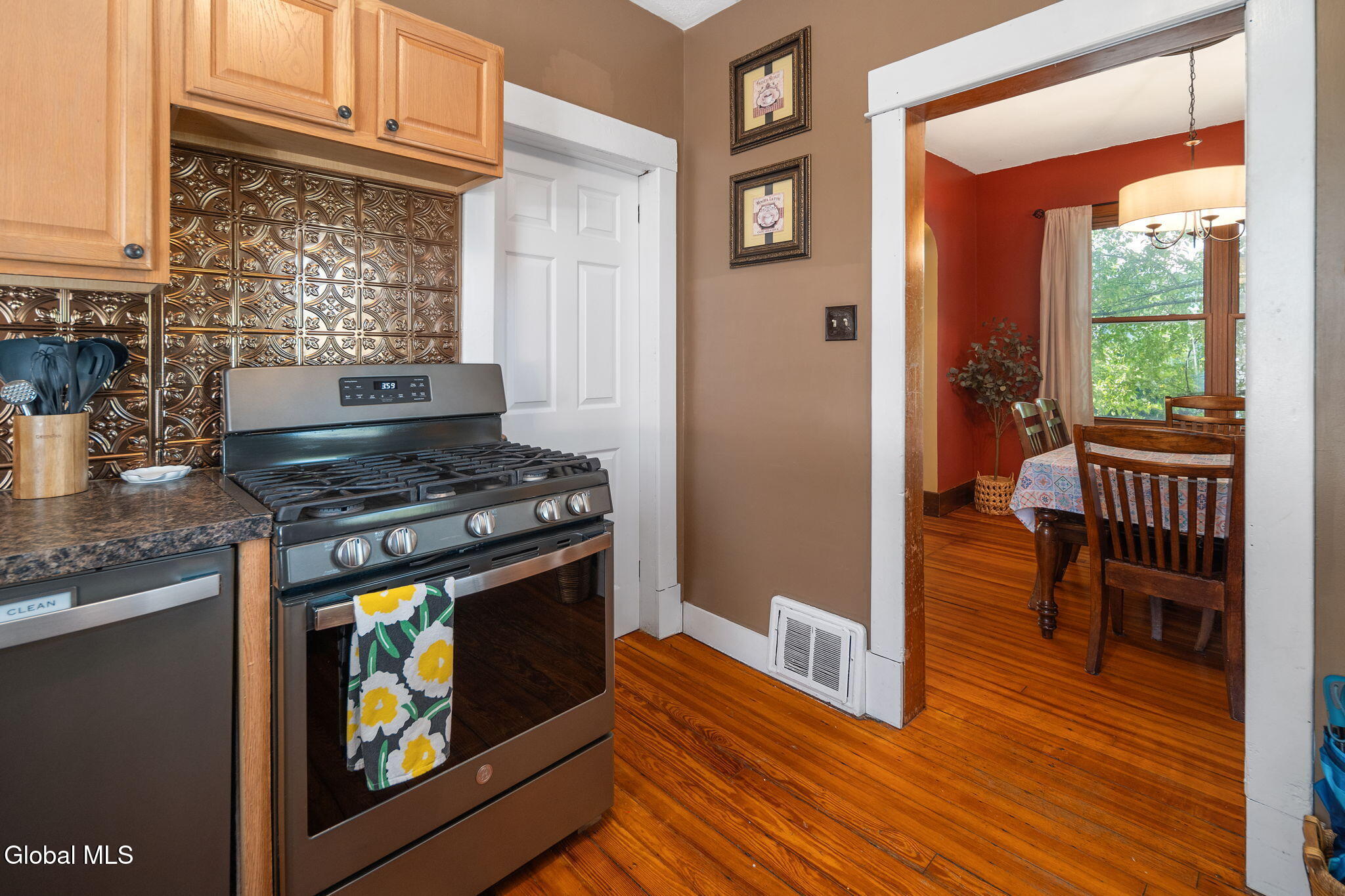 901 S Holmes Street Glenville NY 12302