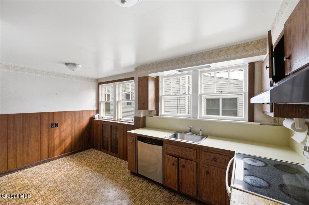 79 Edgecomb Street Albany NY 12209