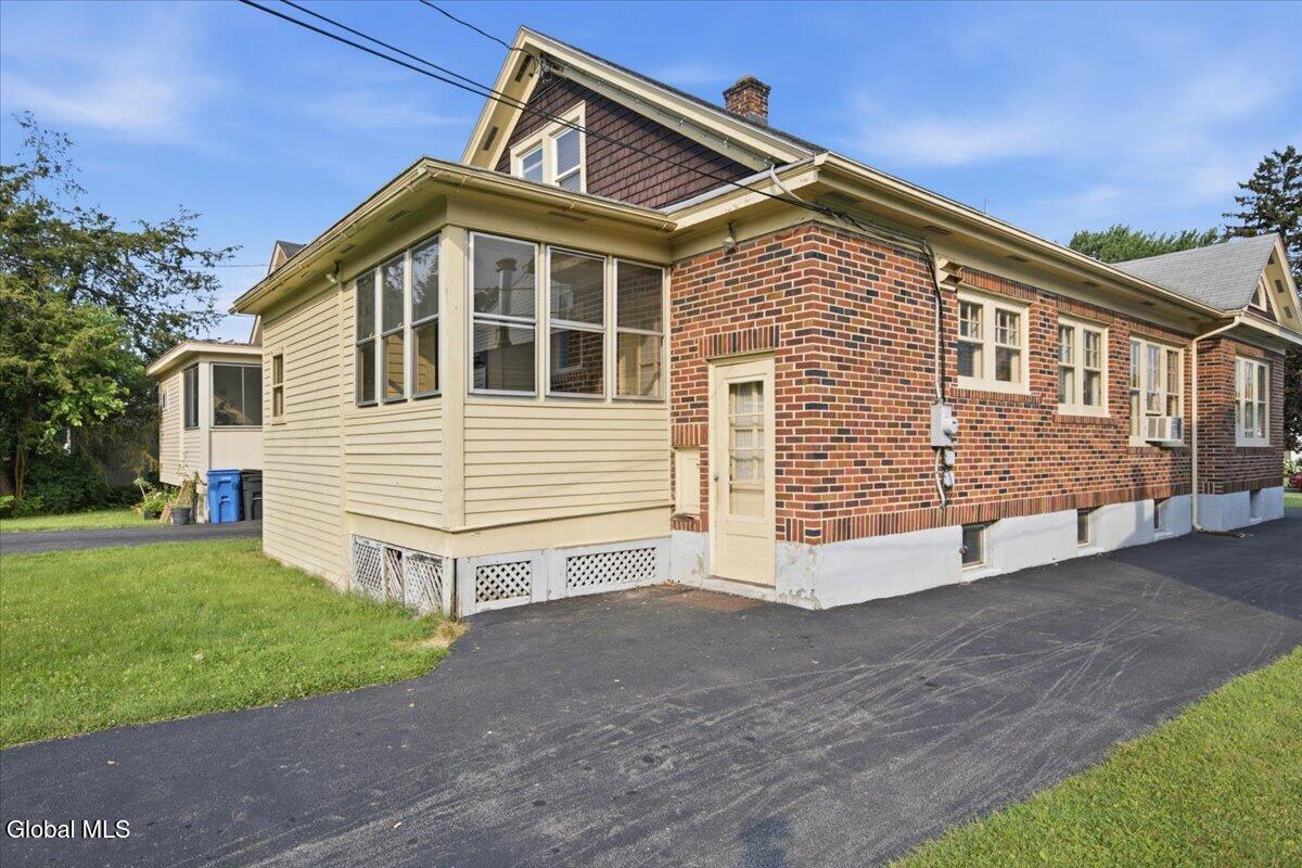 79 Edgecomb Street Albany NY 12209