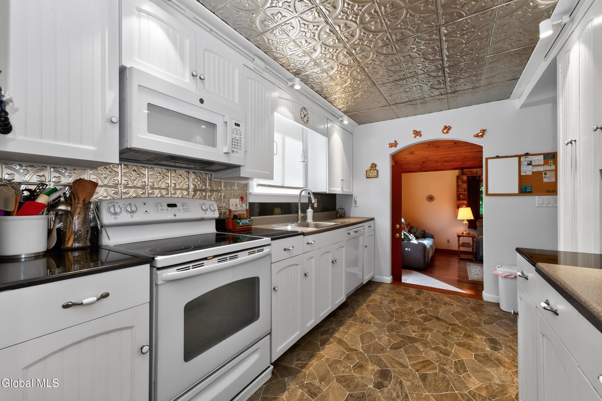 2727 Delaware Turnpike Voorheesville NY 12186